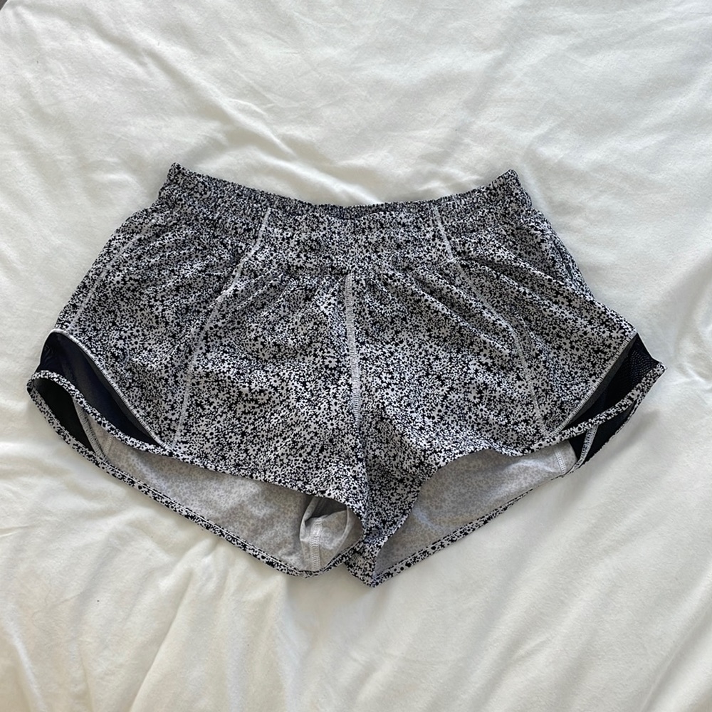 Lululemon Hotty Hot lined shorts